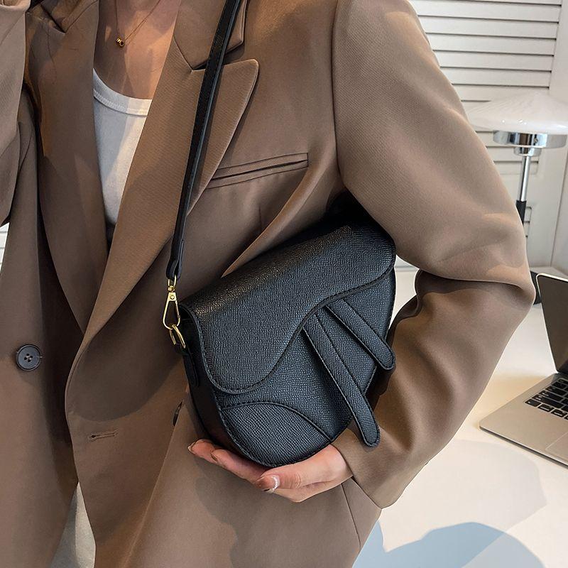 Retro Women's Bag 2024 New Fashion Spring/Summer Women's Bag Textured Shoulder Bag Versatile Crossbody Bag Saddle Bag
