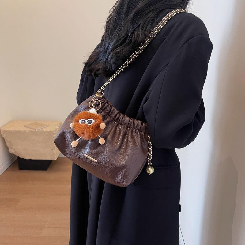 This year's popular bag women's new 2024 luxury solid color niche shoulder bag versatile chain crossbody bucket bag