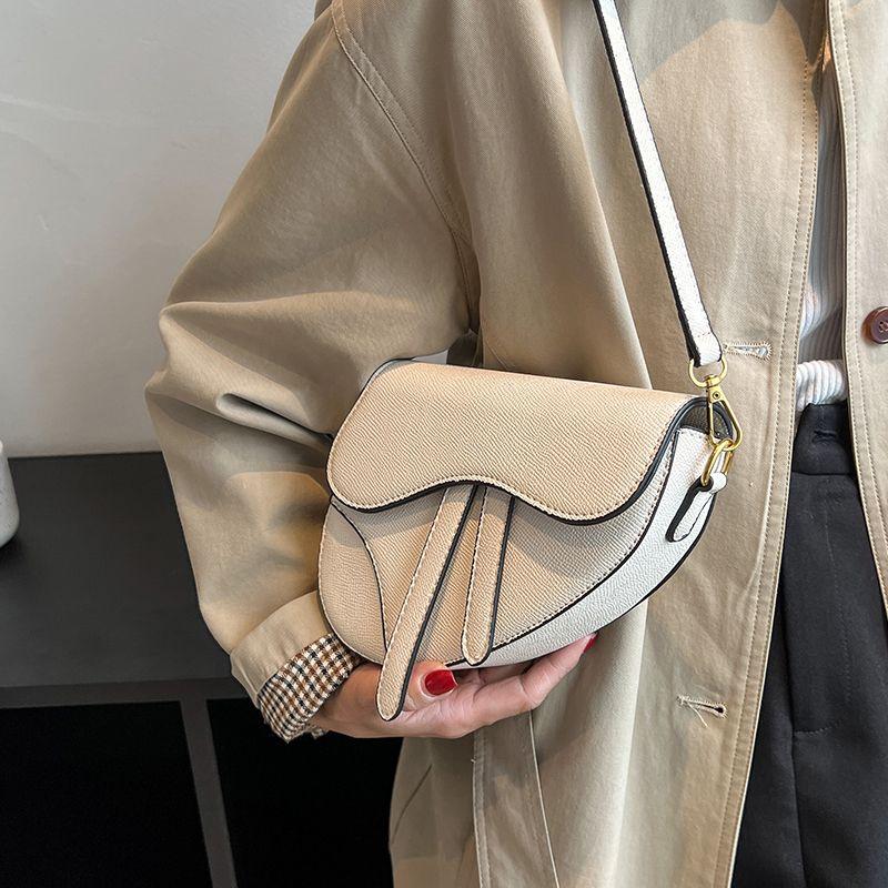 Retro Women's Bag 2024 New Fashion Spring/Summer Women's Bag Textured Shoulder Bag Versatile Crossbody Bag Saddle Bag