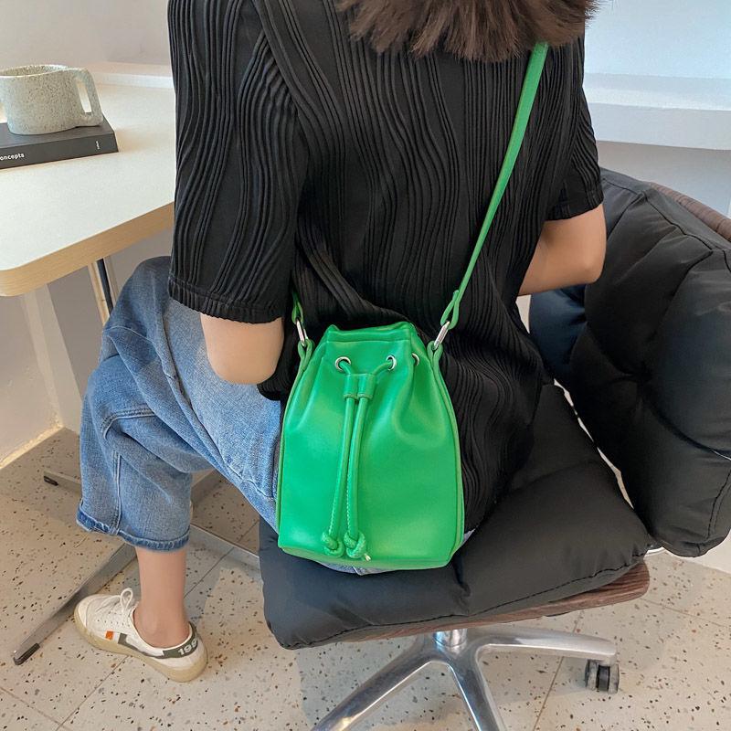 New Korean Style Fashion Drawstring Bucket Bag Special-Interest Design Simple All-Match Soft Leather Small Bag Messenger Bag Mobile Phone Bag