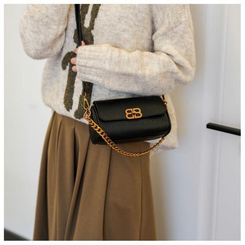 Retro Fashion Best-Seller Underarm 2024 Bag New Autumn and Winter Western Style Niche Advanced Messenger Bag Shoulder Chain Bag