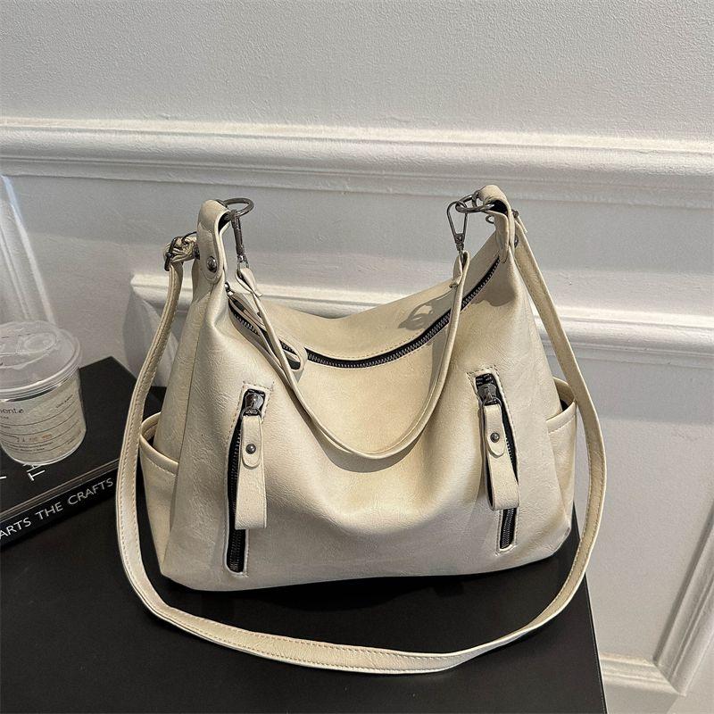 Korean Style Large Capacity Bag for Women 2024 New Versatile Retro Messenger Bag Textured Shoulder Commuter Bucket Tote Bag