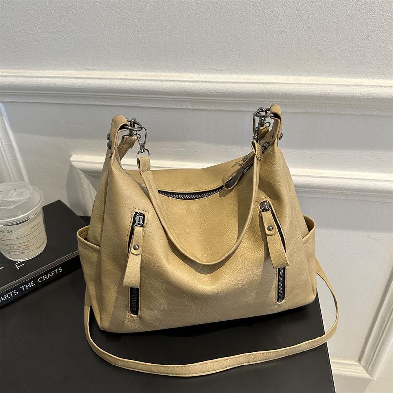 Korean Style Large Capacity Bag for Women 2024 New Versatile Retro Messenger Bag Textured Shoulder Commuter Bucket Tote Bag