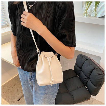 New Korean Style Fashion Drawstring Bucket Bag Special-Interest Design Simple All-Match Soft Leather Small Bag Messenger Bag Mobile Phone Bag