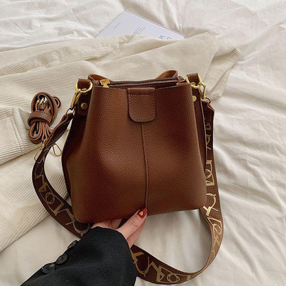 2024 Spring/Summer New Solid Color Fashion Versatile Large Capacity Bucket Bag Double Strap Shoulder Strap Wide Shoulder Strap Comfortable Portable Crossbody Bag Retro Classic Commuting High Quality Women's Bag