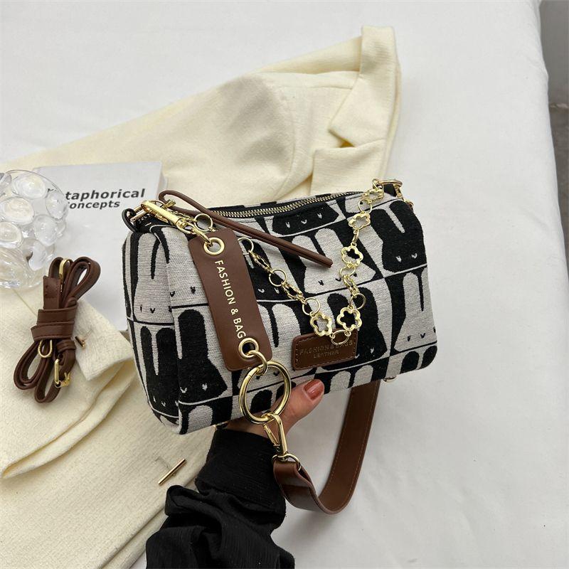 Small Bag for Women 2024 Spring New Fashion Mori Shoulder Bag Fashion Trending Ins Portable Messenger Bag Pillow Bag