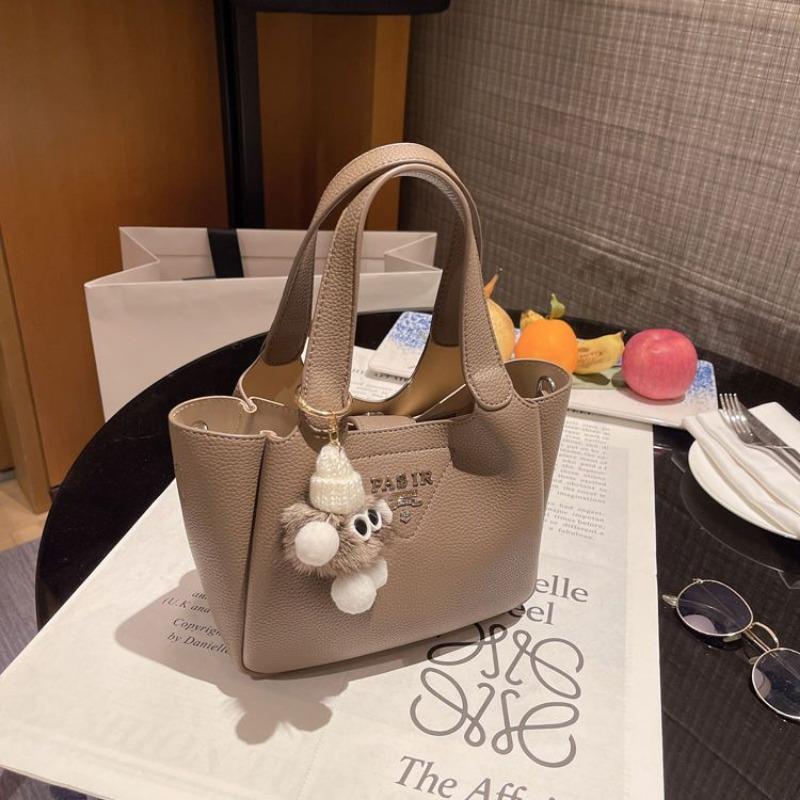 Handbag 2024 Spring and Summer New All-Match Shoulder Messenger Bag Fashion Special-Interest Bucket Texture Popular Bag