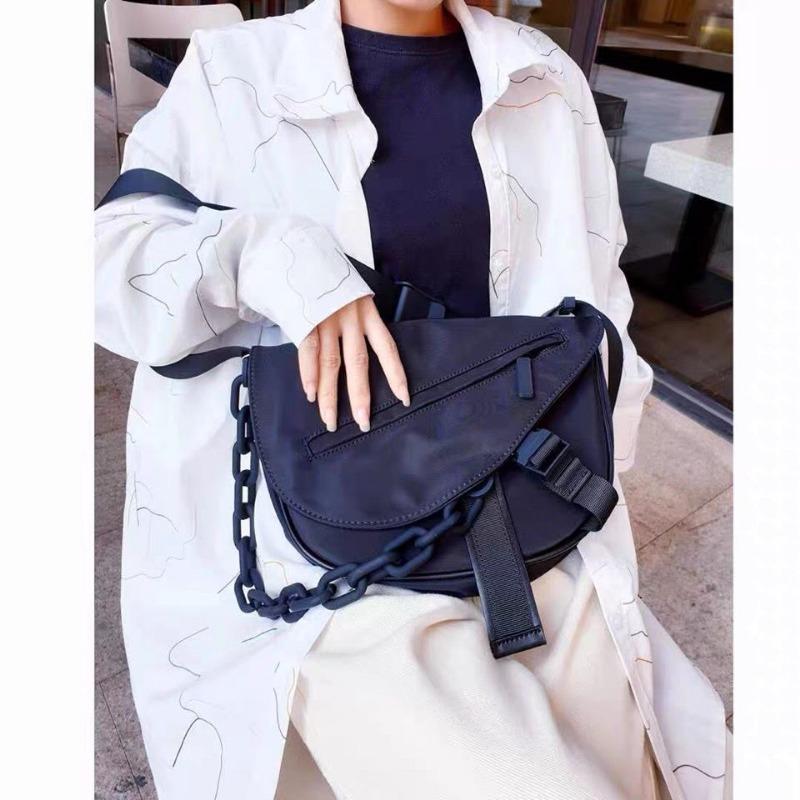 2024 New Year's New Ur High Street Style Acrylic Chain Bag Men's and Women's Same Style Lover's Bag Shoulder Messenger Bag Fashion Brand