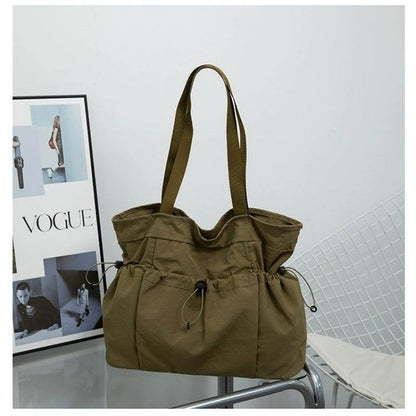 Nylon Drawstring Tote Bag Women's Simple 2024 New Autumn and Winter Large Capacity Shoulder Bag Advanced Feeling Tong Qin Underarm Bag