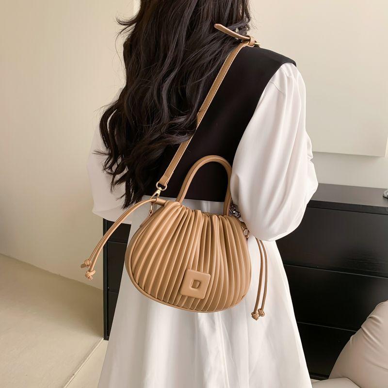 Women's Bag 2024 New Fashion Women's Portable Pleated Bucket Bag High-Grade Western Style All-Matching Shoulder Messenger Bag