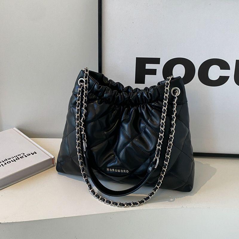 Fashion Large Capacity Bag Women's New Classic Style Diamond Chain Bucket Bag 2024 Spring and Summer High-Grade Shoulder Bag