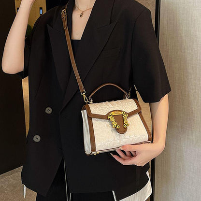 2024 New Women's Light Luxury High Quality Crocodile Pattern Shoulder Bag with Contrast Color Design, Fashionable and Versatile Handbag, Elegant and Popular Small Square Bag