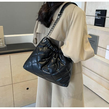 Fashion Large Capacity Bag Women's New Classic Style Diamond Chain Bucket Bag 2024 Spring and Summer High-Grade Shoulder Bag