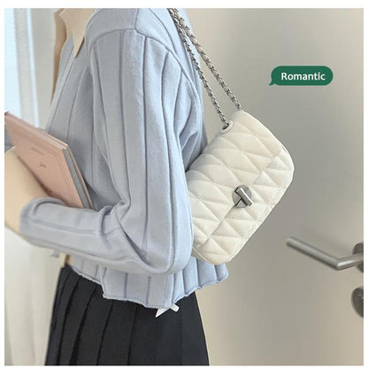 Versatile Crossbody Bag for Women's Summer 2024 New Fashion Wind Chain Bag High Grade One Shoulder Small Square Bag High Grade Soft PU Leather Chain Straddle Women's Bag Cute Small Chain Bag