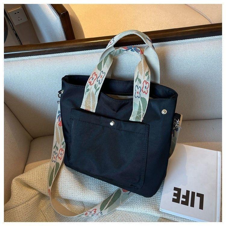 Canvas Bag Tote Bag Female 2024 New Fashion Simple Large Capacity Shoulder Bag Student Class Bag Crossbody Bag