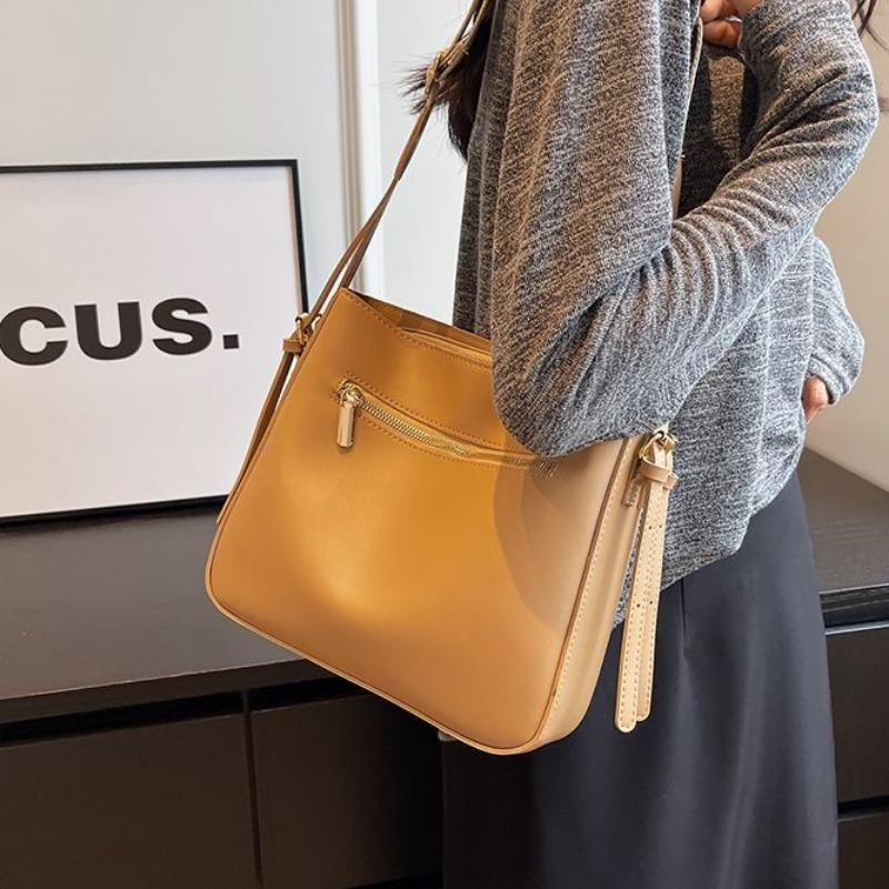 Fashion Girls handbag New Commuter Women's Bag Fashion Wide Strap Crossbody Bag All-Match Super Hot Shoulder Bucket Bag High Sense Bag female