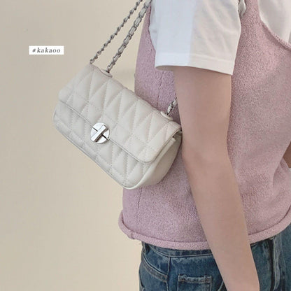 Versatile Crossbody Bag for Women's Summer 2024 New Fashion Wind Chain Bag High Grade One Shoulder Small Square Bag High Grade Soft PU Leather Chain Straddle Women's Bag Cute Small Chain Bag