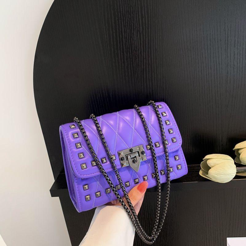 Retro Summer Small Bag Women's Diagonal Straddle Bag 2024 New Popular Women's Bag Fashion Versatile INS Chain Small One Shoulder Crossbody Bag Personalized Small Chain Bag Temperament Women's Bag