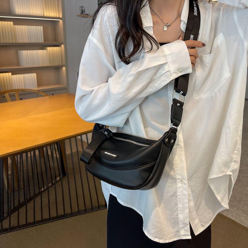 Women's crossbody bag is versatile 2024 new Internet high-value fashion one-shoulder dumpling bag Hot and High-Value Collection