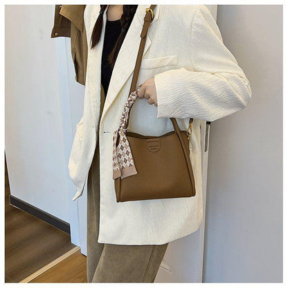 Handbags Women's 2024 New Niche Bucket Bag Commuter's All-Matching Shoulder Messenger Bag Popular Women's Bags