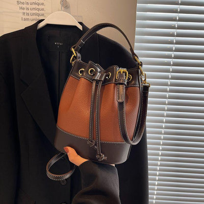 2024 Summer New High Quality Soft PU Bucket Bag Small and Popular French Fashionable Commuter Large Capacity Fashion Handbag Contrast Color Elegant Classic Retro Crossbody Bag