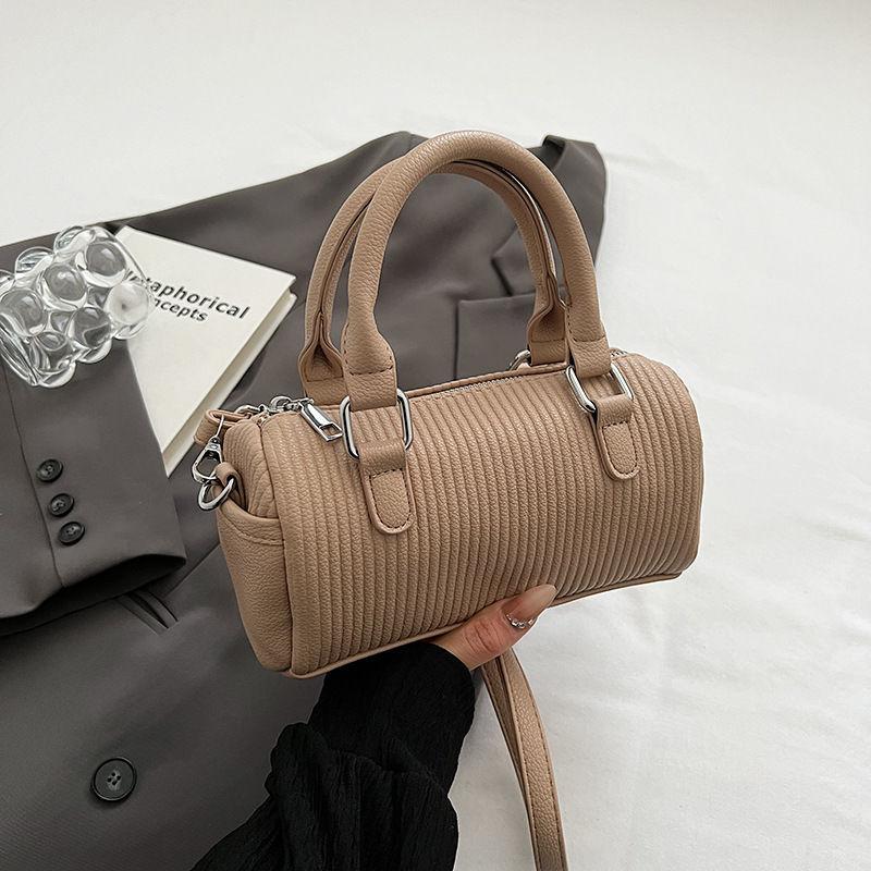 Hand-Carrying Bag Women's 2024 Spring/Summer South Korea Simple Fashion Shoulder Bag Texture Niche Messenger Bag for Women