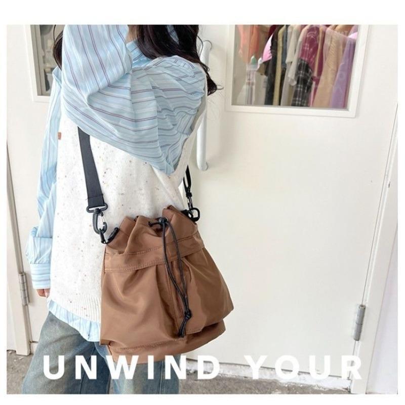 New Korean Style 2024 Fashion Women's Bag Nylon Drawstring Bucket Bag Versatile Handheld Shoulder Messenger Bag Casual