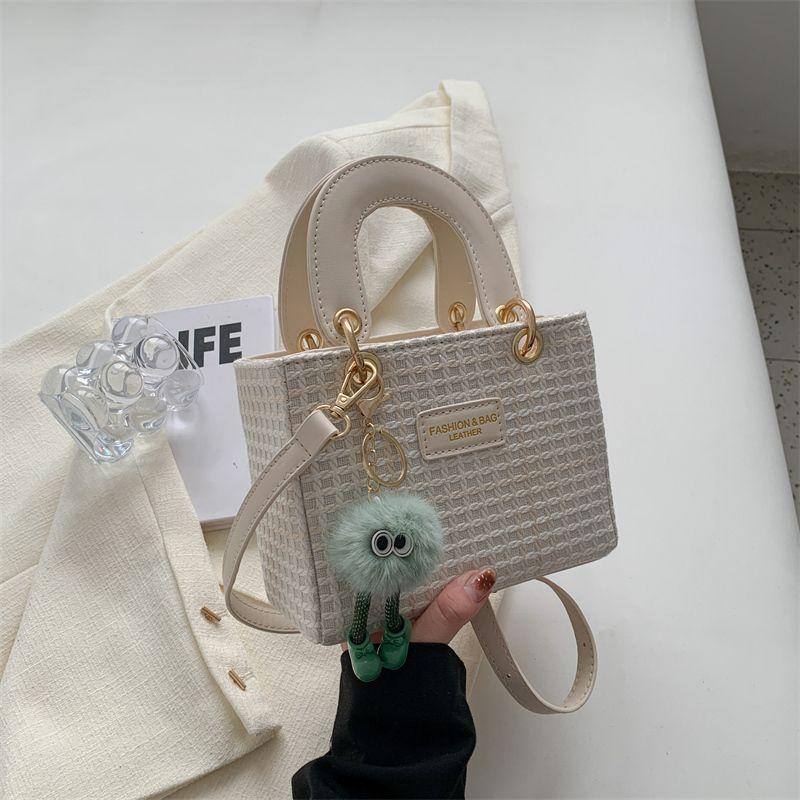 2024 Spring/Summer New High Quality Fashion Small Square Bag Cute Plush Ball Pendant Single Shoulder Bag Fresh and Sweet Handheld Crossbody Bag Plaid Classic Simple Women's Bag