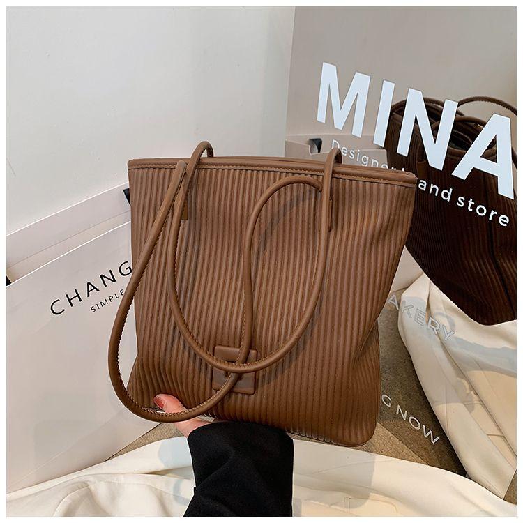 Advanced Texture Korean Style One Shoulder Bag Female 2024 New Arrival Work Commute Internet Celebrity Same Style Niche Bucket Tote Bag