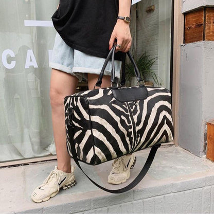 Star Style 2024 New Black and White Stripe Premium One Shoulder Large Capacity Zebra Pattern Travel and Fitness Bag