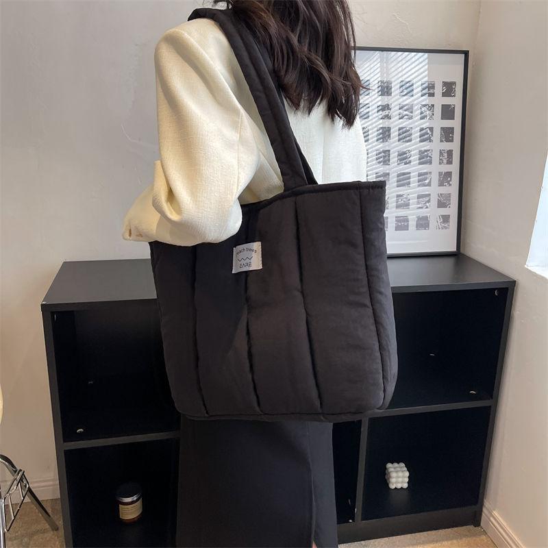 Autumn and Winter down Bag Female 2024 New Fashion Rhombus Tote Bag Student Class Large Capacity Commuter Shoulder Bag