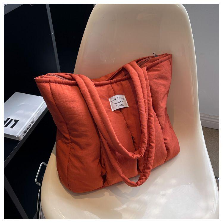 Autumn and Winter down Bag Female 2024 New Fashion Rhombus Tote Bag Student Class Large Capacity Commuter Shoulder Bag