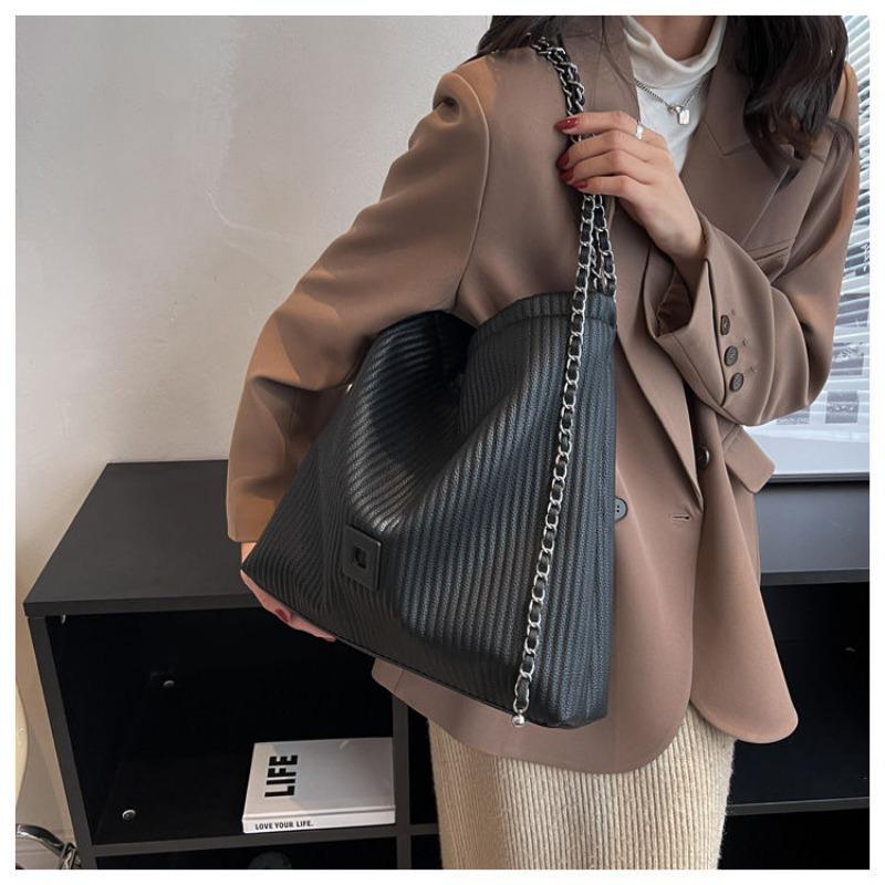 Pleated Large Capacity Bag Tote Bag Commuting Large Bag 2024 New Stylish Good Texture Niche Shoulder Messenger Bag for Women