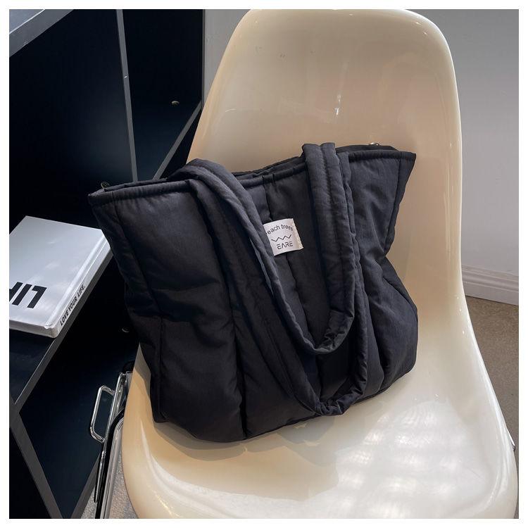 Autumn and Winter down Bag Female 2024 New Fashion Rhombus Tote Bag Student Class Large Capacity Commuter Shoulder Bag