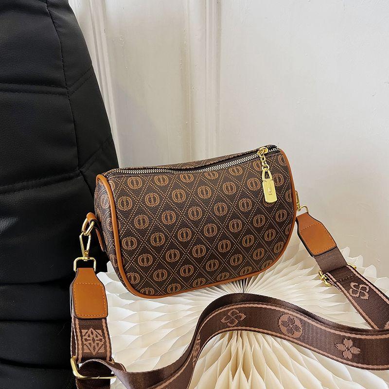 Internet Hot French Minority Bag Women's 2024 Popular Retro Printed Wide Shoulder Strap Shoulder Crossbody Dumpling Bag