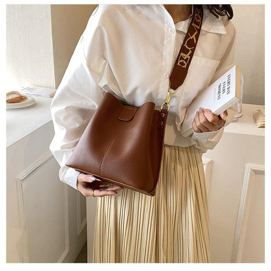 2024 Spring/Summer New Solid Color Fashion Versatile Large Capacity Bucket Bag Double Strap Shoulder Strap Wide Shoulder Strap Comfortable Portable Crossbody Bag Retro Classic Commuting High Quality Women's Bag