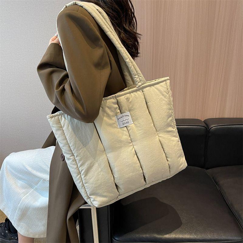 Autumn and Winter down Bag Female 2024 New Fashion Rhombus Tote Bag Student Class Large Capacity Commuter Shoulder Bag