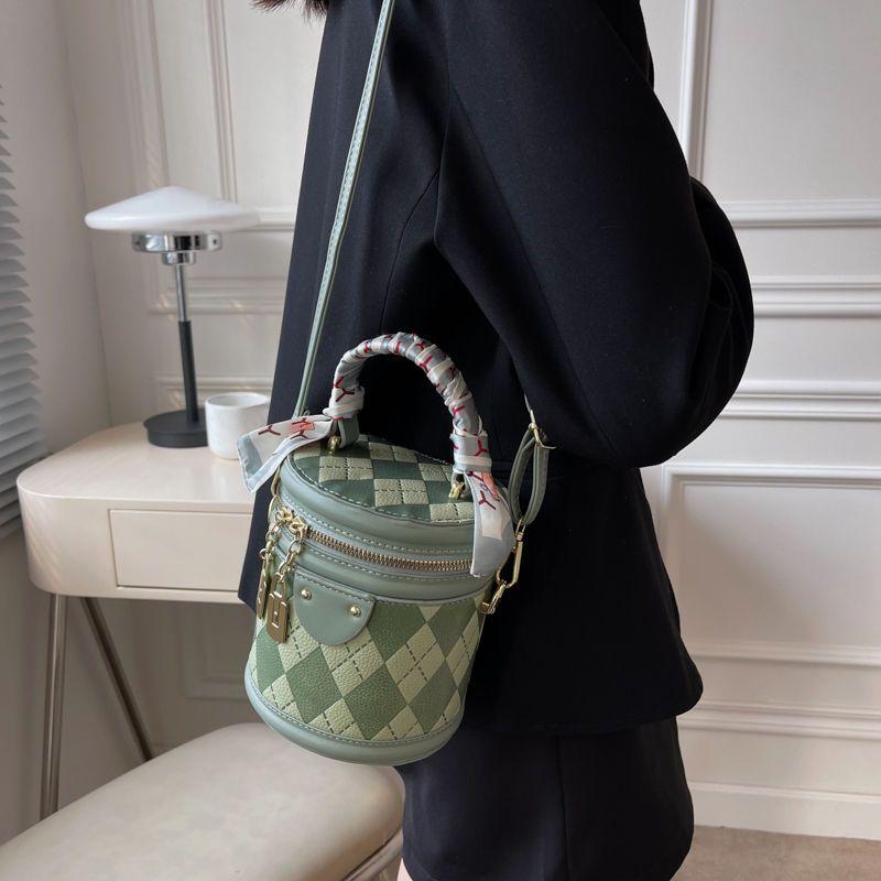 2024 Spring/Summer New Fashion Versatile Bucket Bag Contrast Color Lingge High Quality Scarf Decoration Elegant Handbag Cylinder Design Cute and Exquisite Crossbody Bag