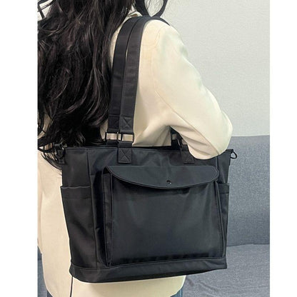 Waterproof nylon fabric crossbody bag with large capacity and lightweight tote bag, book and computer bag, commuting portable shoulder bag