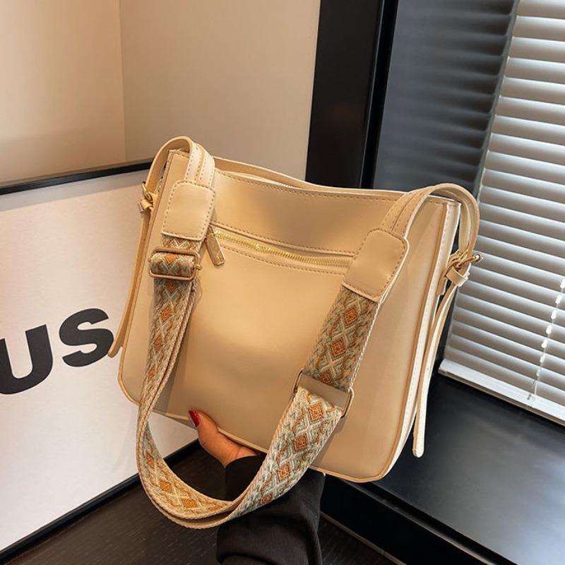 Fashion Girls handbag New Commuter Women's Bag Fashion Wide Strap Crossbody Bag All-Match Super Hot Shoulder Bucket Bag High Sense Bag female