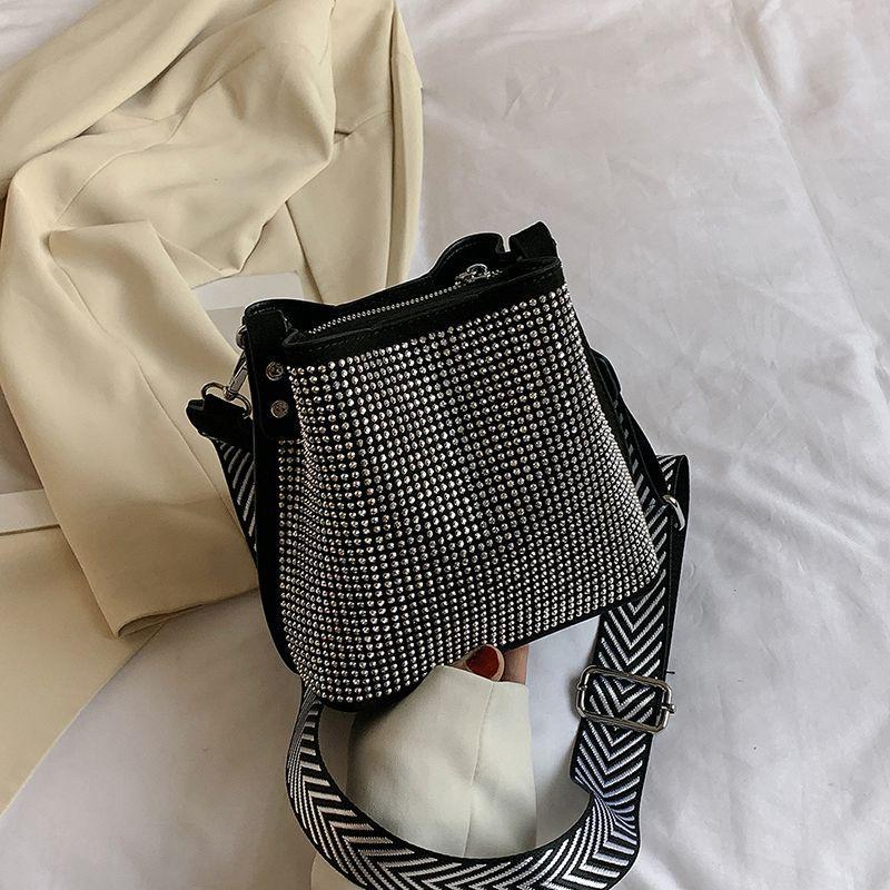 2024 summer new niche design water diamond full diamond bucket bag, solid color, high-end and fashionable shoulder bag, daily commuting versatile crossbody bag, simple and exquisite women's bag