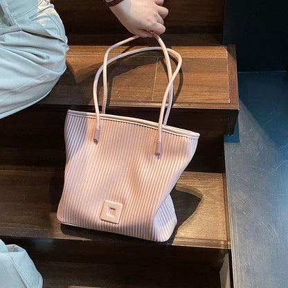 Advanced Texture Korean Style One Shoulder Bag Female 2024 New Arrival Work Commute Internet Celebrity Same Style Niche Bucket Tote Bag