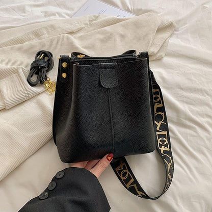 2024 Spring/Summer New Solid Color Fashion Versatile Large Capacity Bucket Bag Double Strap Shoulder Strap Wide Shoulder Strap Comfortable Portable Crossbody Bag Retro Classic Commuting High Quality Women's Bag