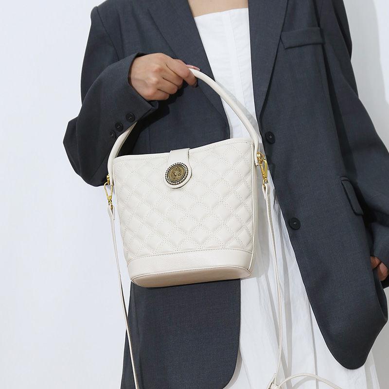 New Female Bag 2024 New High-Grade Large Capacity Diamond Embroidery Thread Soft Leather Bucket Shoulder Messenger Bag