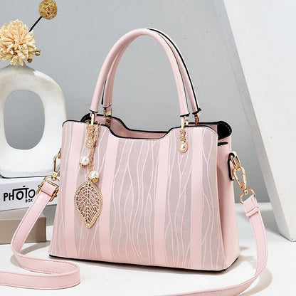 High quality solid color women's bag 2024 Spring and Autumn New fashion temperament versatile handbag Large capacity commuting elegant single shoulder messenger bag Solid color simple small square bag