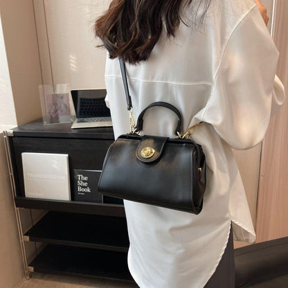 Design Elegant Commuter Bag Women's 2024 Summer New Fashion Versatile Contrast Color Handbag Advanced Sense Shoulder Bag Simple Daily Casual Crossbody Bag Intellectual Temperament Women's Bag