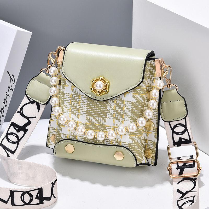 Elegant and lovely small bag, spring and summer, new popular color-blocking bag, women's 2024 popular style, high quality single shoulder bag, vertical style, mini cross-body, lightweight and versatile mobile phone bag