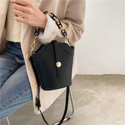 Advanced texture bucket bag for women 2024 new trend popular cross-body bag for women's versatile fashion bucket bag for women's high-quality small bucket bag for girls cross-body bag