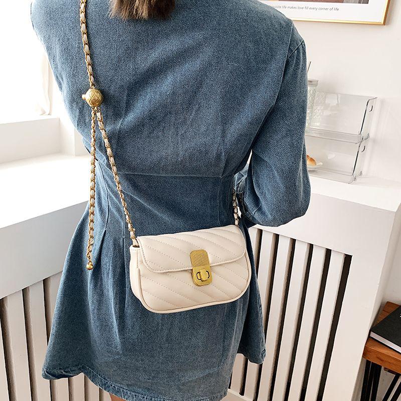 New Popular Small Bag Women 2024 New Versatile Chain Crossbody Bag Advanced Texture Embroidery One Shoulder Small Square Bag Fashion Women's Small Bag Solid Single Shoulder Bag