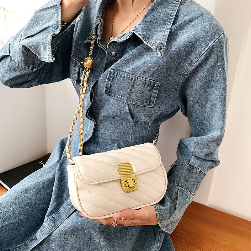 New Popular Small Bag Women 2024 New Versatile Chain Crossbody Bag Advanced Texture Embroidery One Shoulder Small Square Bag Fashion Women's Small Bag Solid Single Shoulder Bag